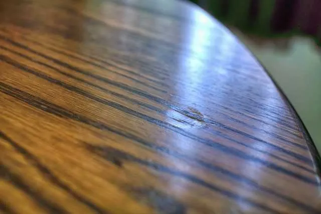 dent-on-wood-table