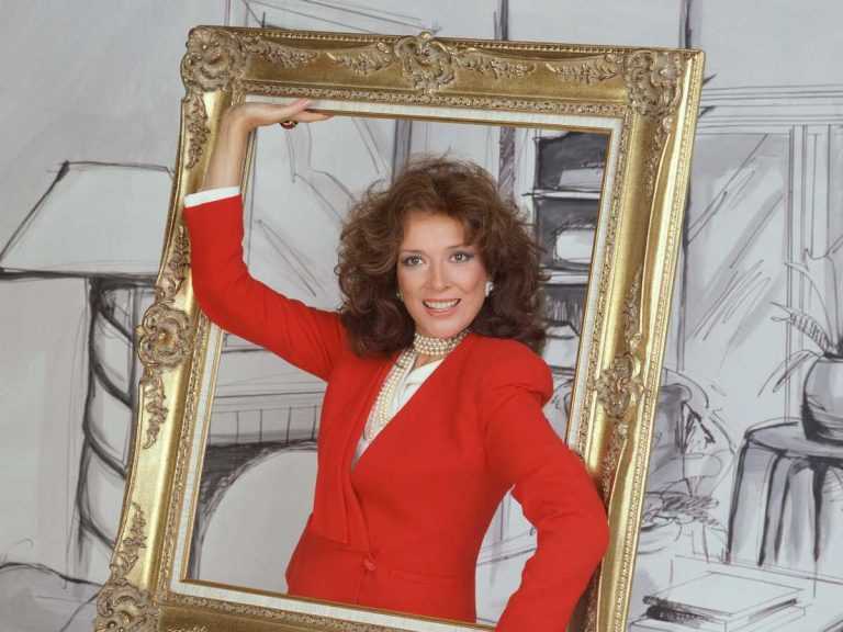 Dixie Carter, who plays Julia Sugarbaker in the CBS television show 'Designing Women', poses inside of a picture frame, California, 1987. (Photo by CBS Photo Archive/Getty Images)